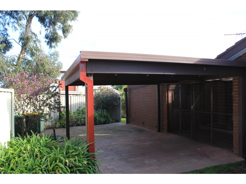 27 Freeman Crescent, Mill Park VIC 3082