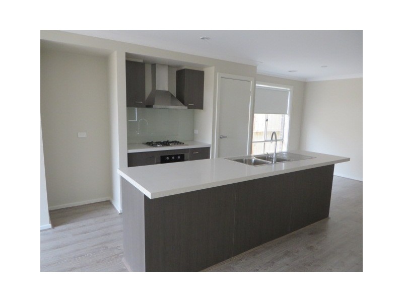 42 Sissinghurst Parade, Mernda VIC 3754