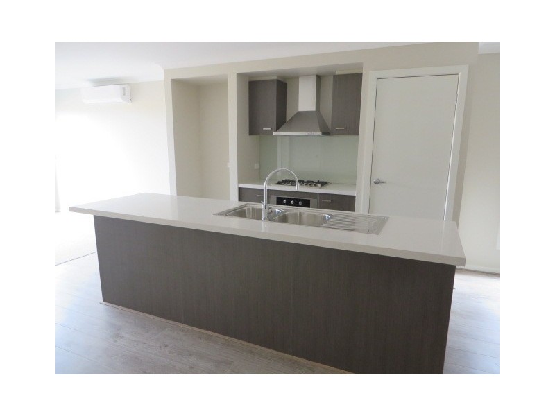 42 Sissinghurst Parade, Mernda VIC 3754