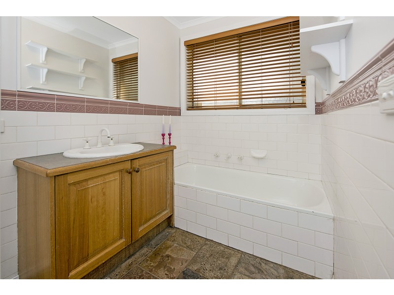 3 Hillrise Court, Mill Park VIC 3082