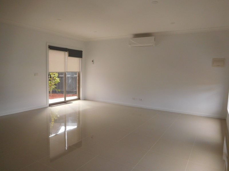 128 Moffat Drive, Lalor VIC 3075