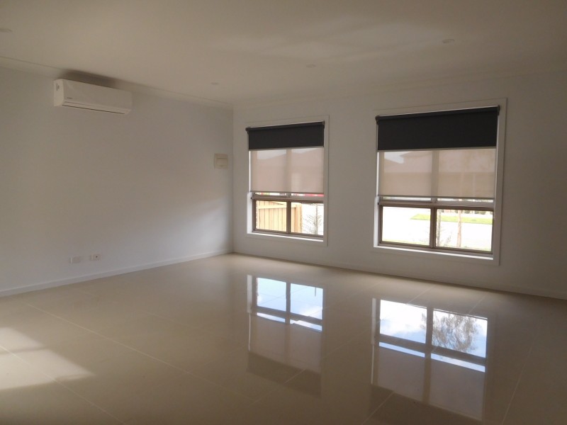 128 Moffat Drive, Lalor VIC 3075