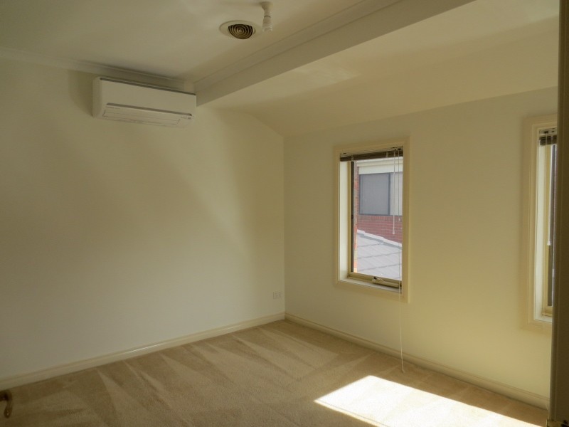 3/21 The Fairway, Kingsbury VIC 3083