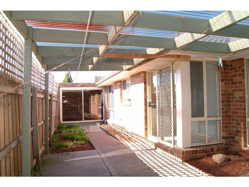 2/4 Bean  Court, Mill Park VIC 3082