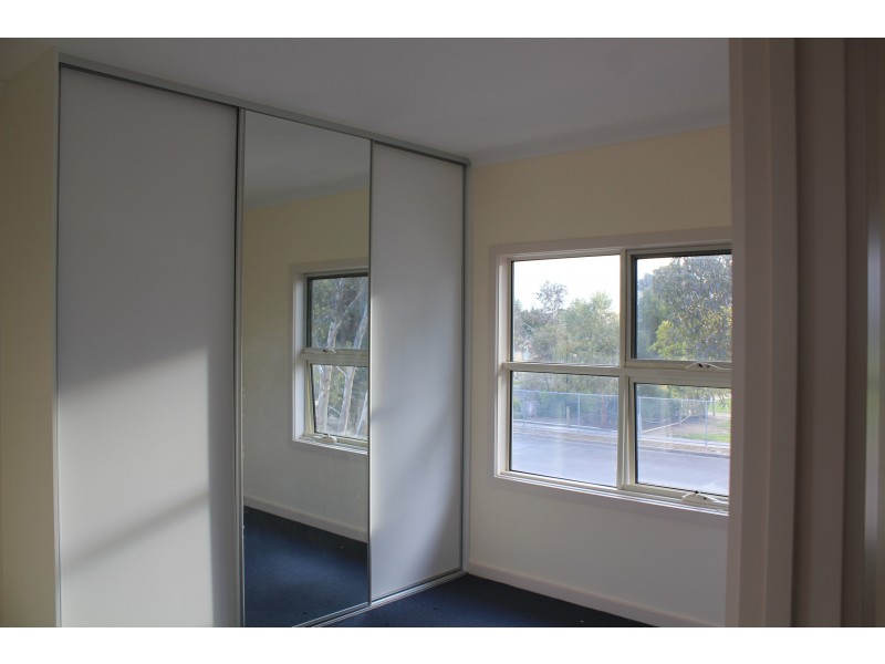 2/32 Maxwell Street, Lalor VIC 3075