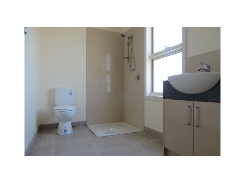 2/32 Maxwell Street, Lalor VIC 3075