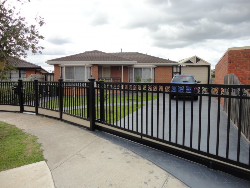 14 Henry Cable Court, Mill Park VIC 3082