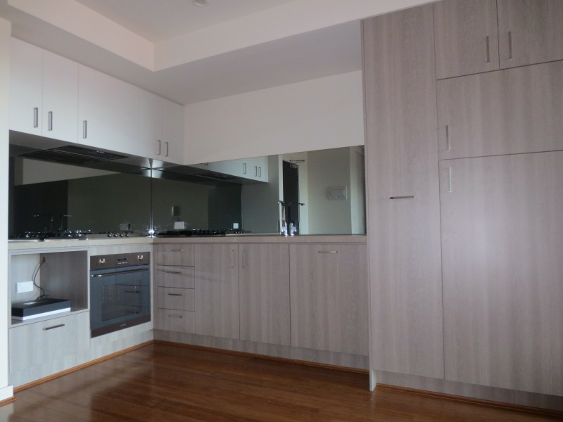 202/7 Warrs Avenue, Preston VIC 3072