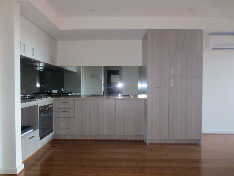 202/7 Warrs Avenue, Preston VIC 3072