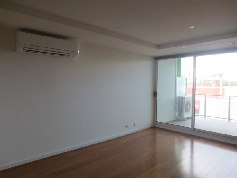 202/7 Warrs Avenue, Preston VIC 3072