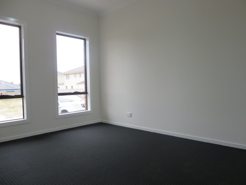 12 Pribislaw Crescent, Epping VIC 3076