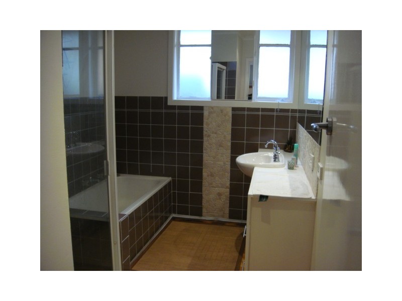 Room 2/9 Howell Street, Lalor VIC 3075