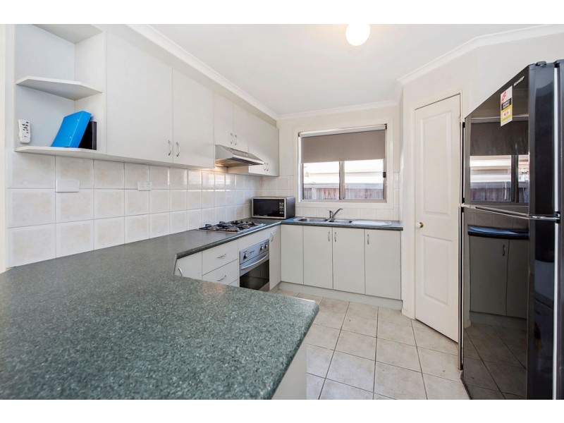 17 Tennyson Circuit, Mill Park VIC 3082