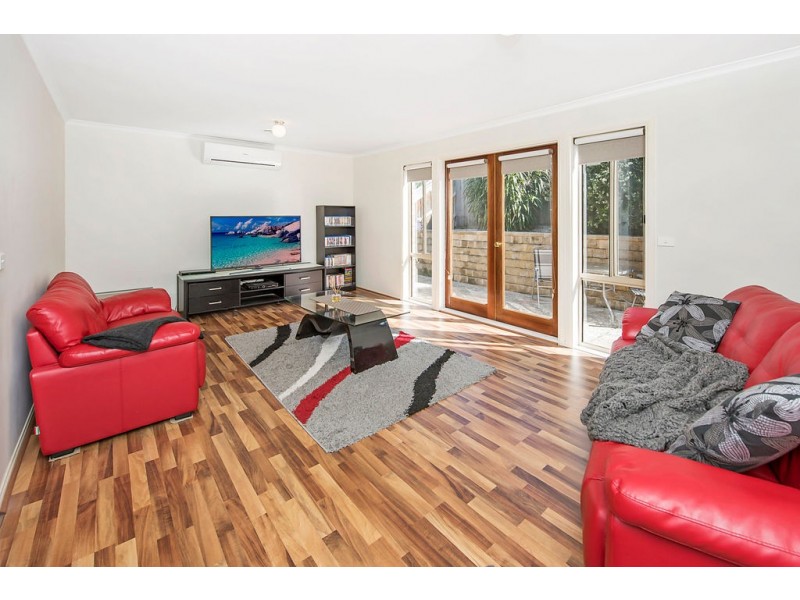 17 Tennyson Circuit, Mill Park VIC 3082