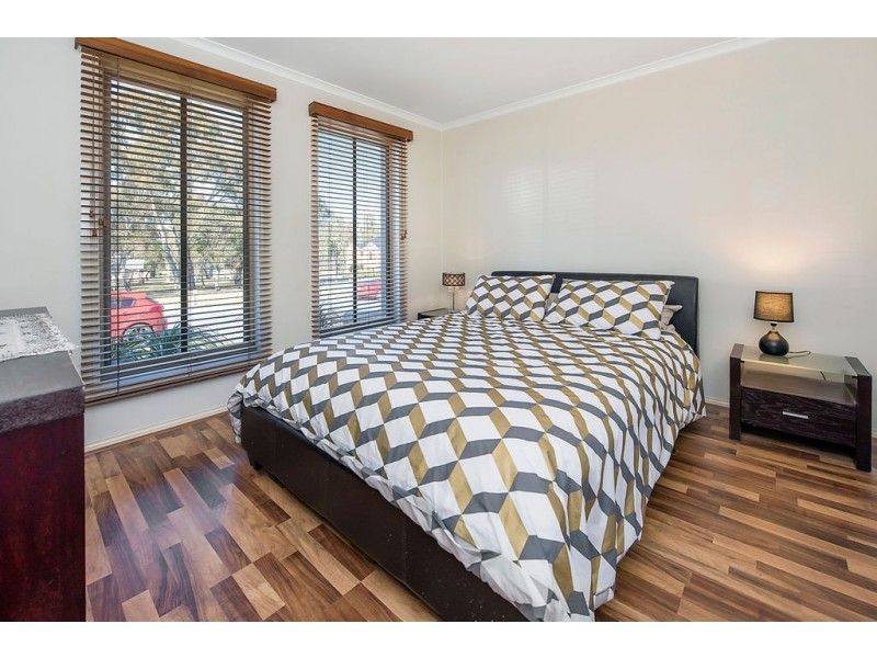 17 Tennyson Circuit, Mill Park VIC 3082