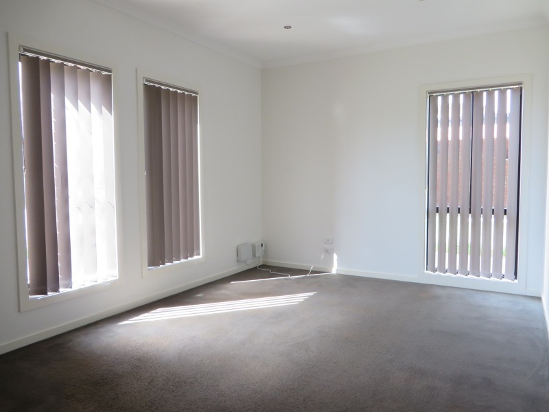 294 The Lakes Boulevard, South Morang VIC 3752