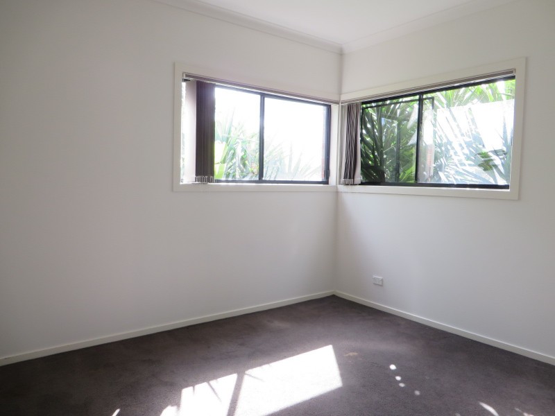 294 The Lakes Boulevard, South Morang VIC 3752