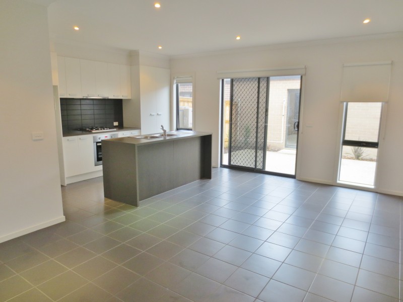 83 Lyndarum Drive, Epping VIC 3076