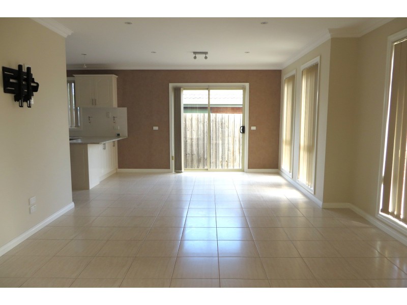 16 Aristocrat Terrace, South Morang VIC 3752