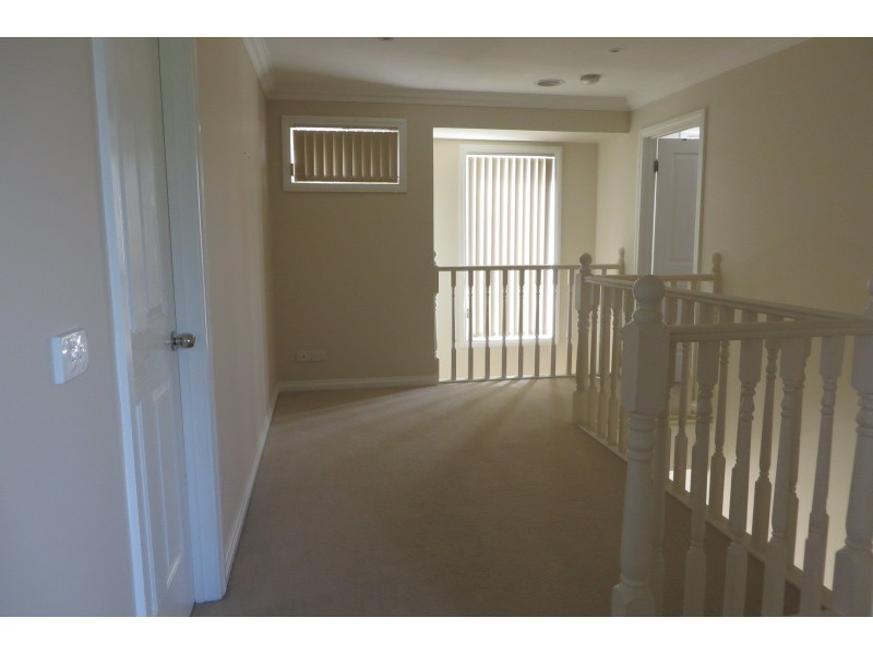 16 Aristocrat Terrace, South Morang VIC 3752