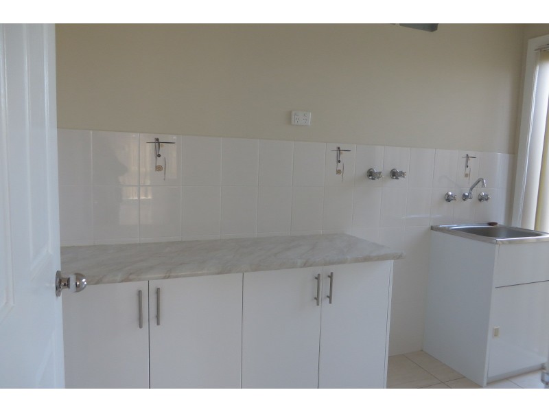 16 Aristocrat Terrace, South Morang VIC 3752