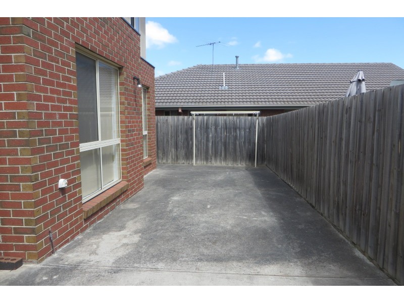 16 Aristocrat Terrace, South Morang VIC 3752