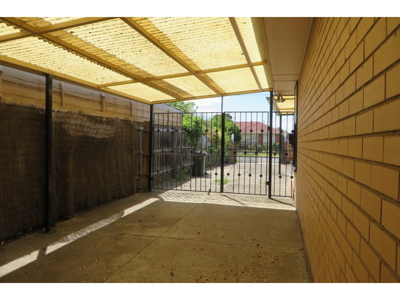 18 Darebin Drive, Thomastown VIC 3074