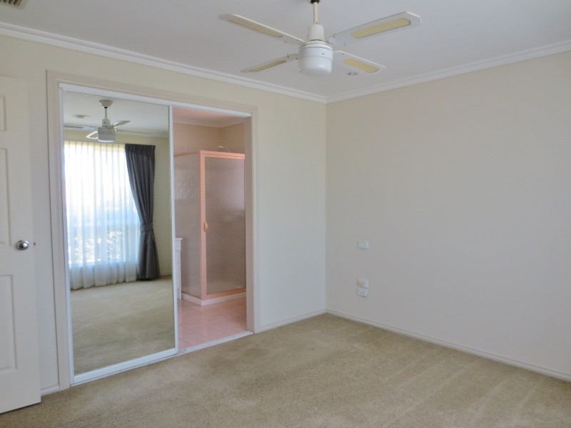 27 Jolly Terrace, South Morang VIC 3752