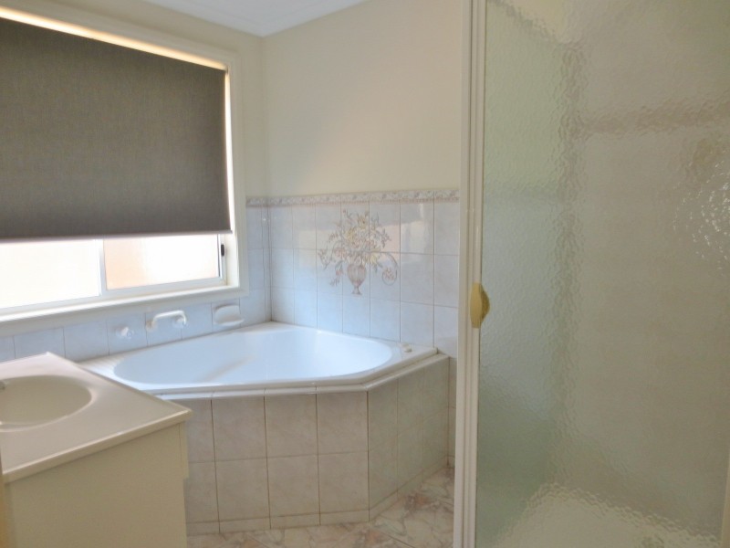 27 Jolly Terrace, South Morang VIC 3752