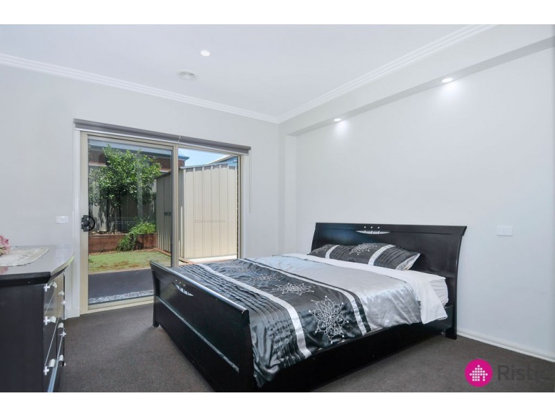 87 Golfview Drive, Craigieburn VIC 3064