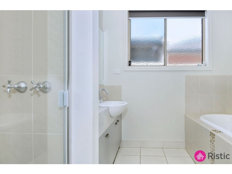 87 Golfview Drive, Craigieburn VIC 3064