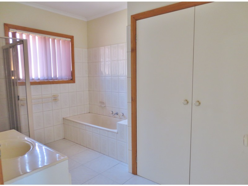 23 Friendship Avenue, Mill Park VIC 3082