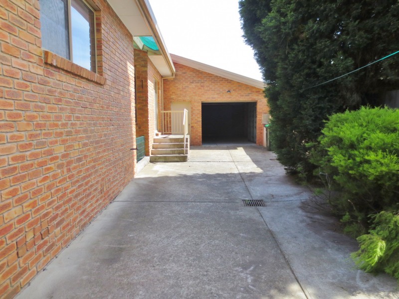 23 Friendship Avenue, Mill Park VIC 3082