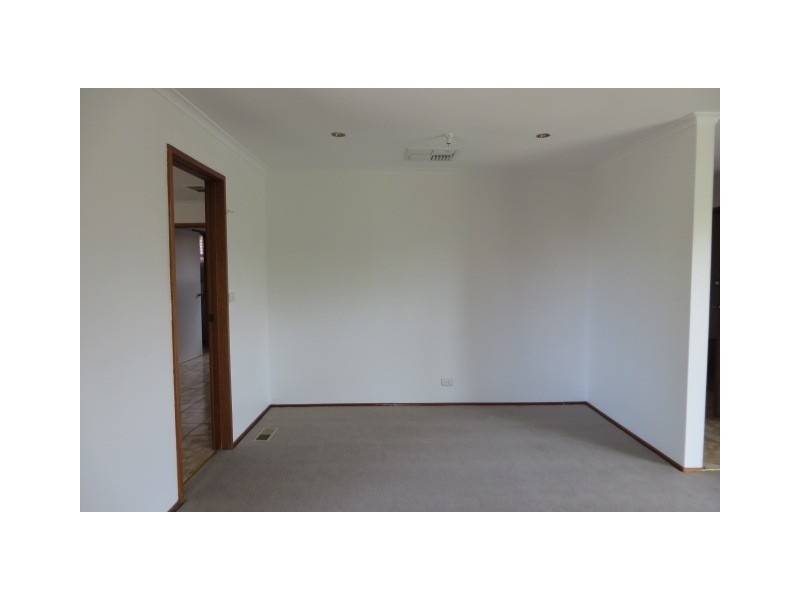 102 Northumberland Drive, Epping VIC 3076