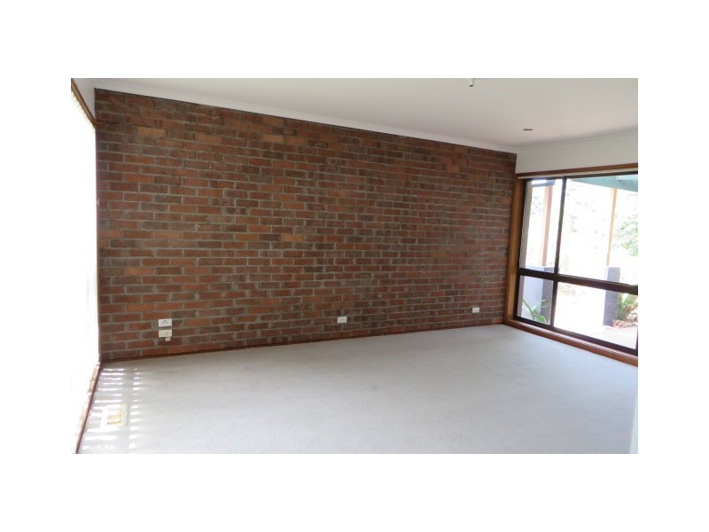 102 Northumberland Drive, Epping VIC 3076