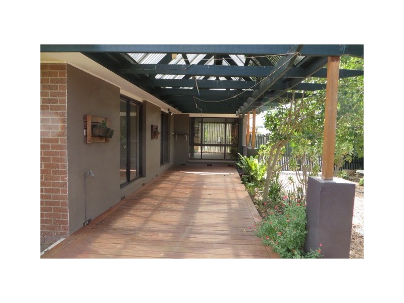 102 Northumberland Drive, Epping VIC 3076