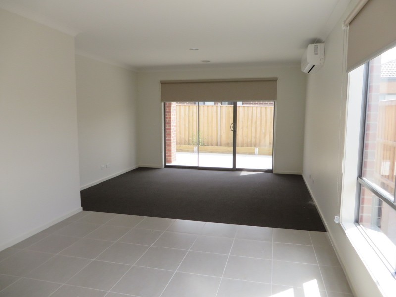 18 Turion Drive, Mickleham VIC 3064