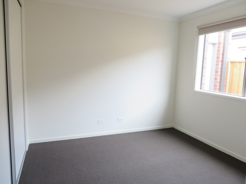 18 Turion Drive, Mickleham VIC 3064