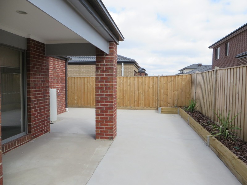 18 Turion Drive, Mickleham VIC 3064