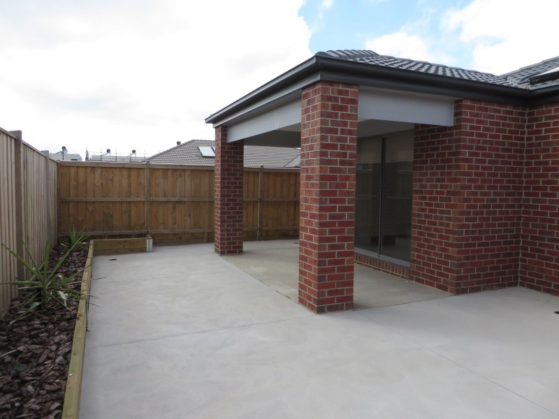 18 Turion Drive, Mickleham VIC 3064