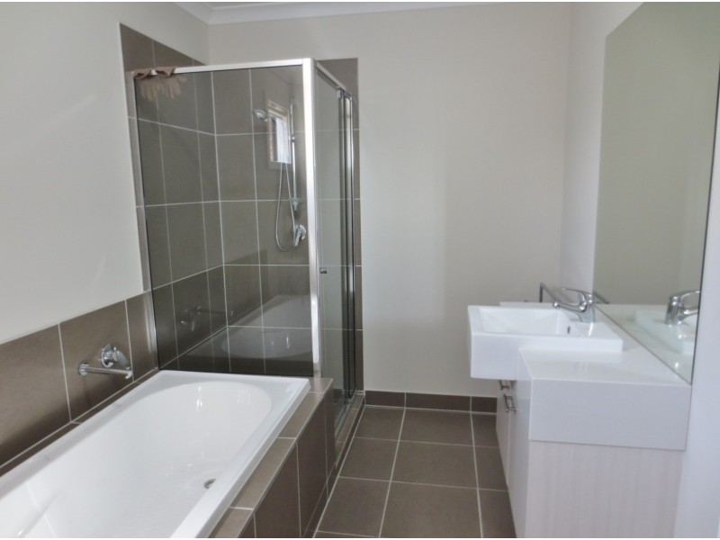 16 Cotswold Way, Mernda VIC 3754