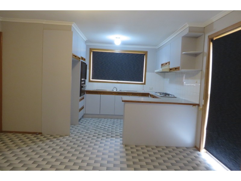 1/37 Hawkes Drive, Mill Park VIC 3082