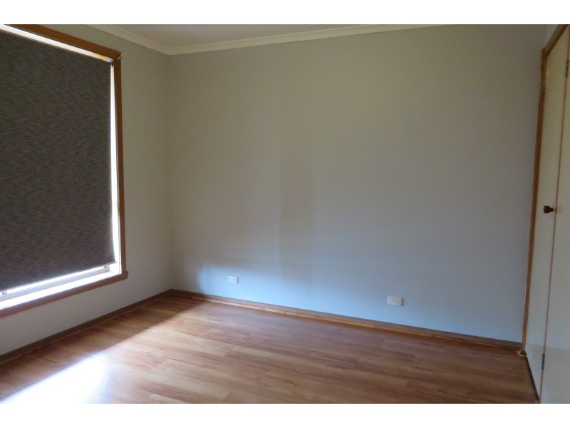 1/37 Hawkes Drive, Mill Park VIC 3082