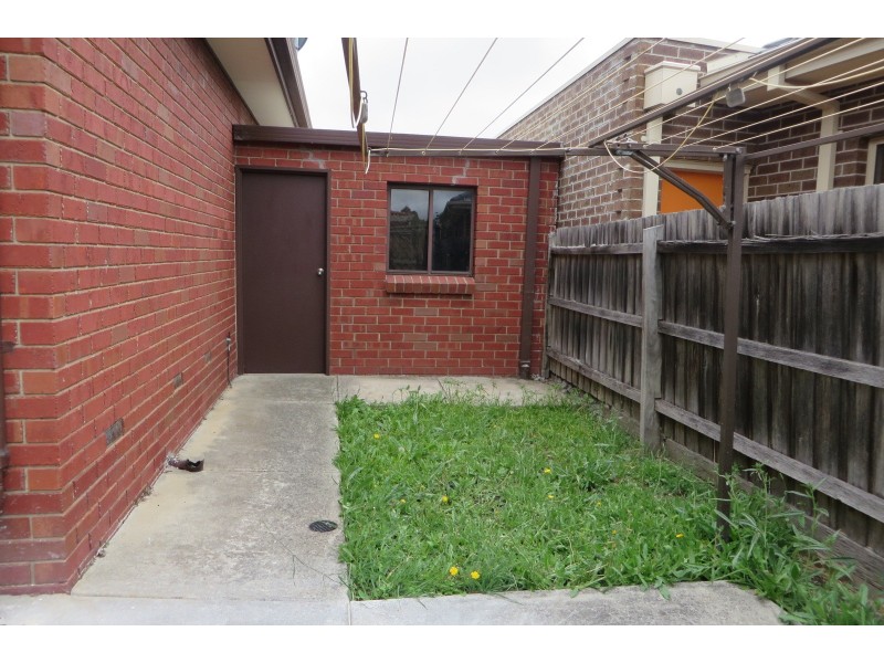 1/37 Hawkes Drive, Mill Park VIC 3082