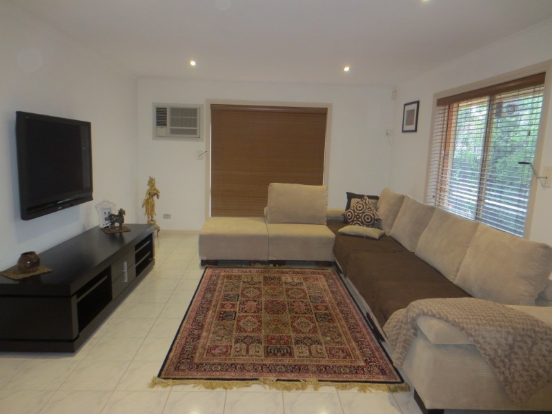 6 Bentley Way, Mill Park VIC 3082