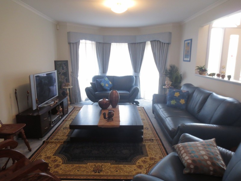 6 Bentley Way, Mill Park VIC 3082