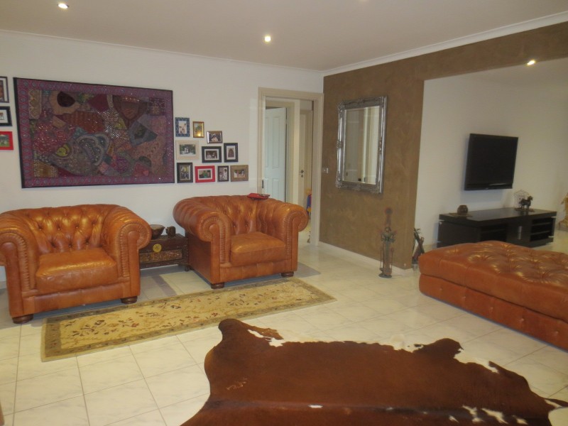 6 Bentley Way, Mill Park VIC 3082