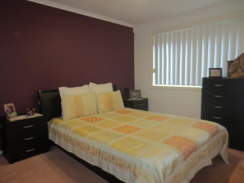 6 Bentley Way, Mill Park VIC 3082