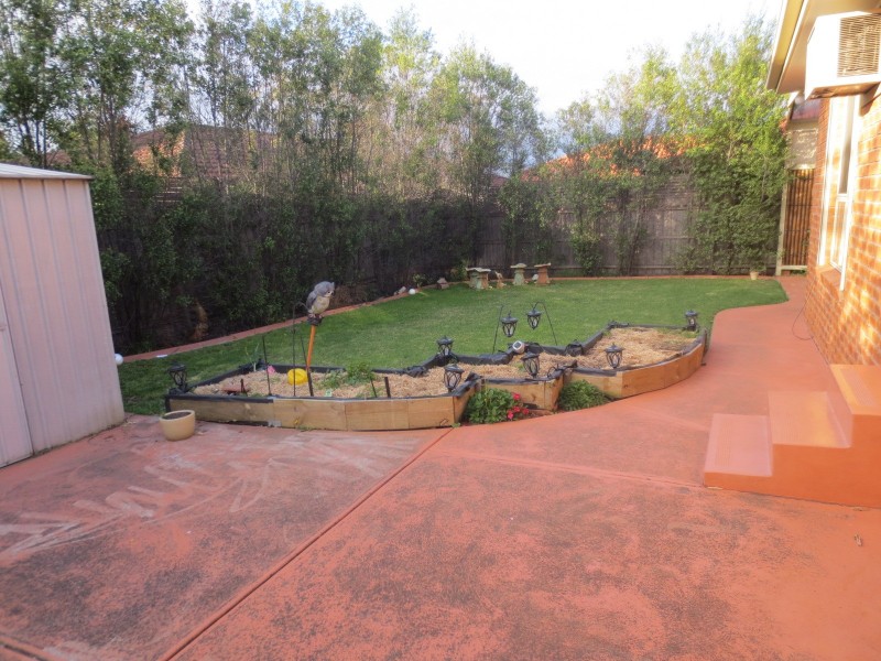 6 Bentley Way, Mill Park VIC 3082