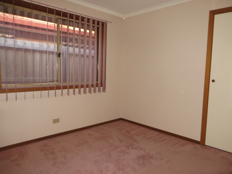 27 Kingston Town Crescent, Mill Park VIC 3082